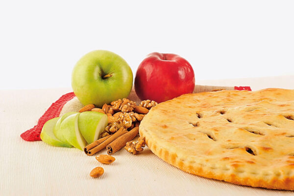 Осетинский пирог с яблоком и корицей